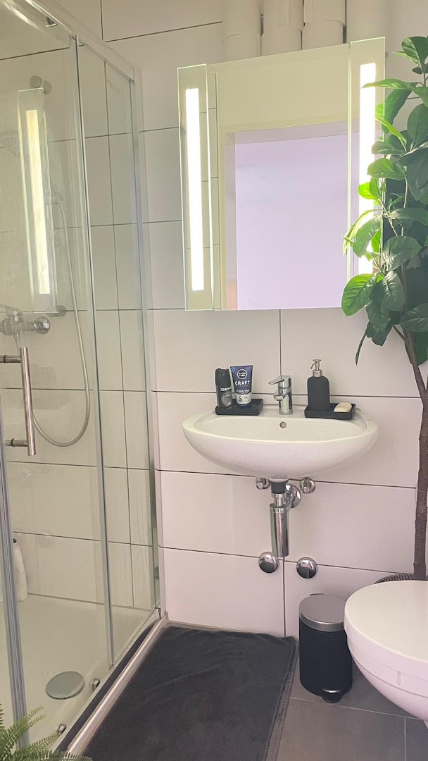 Gepflegter Nebenraum im Massagestudio in Emmen